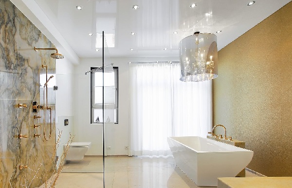 Делаем потолок в ванной комнате: выбор материалов